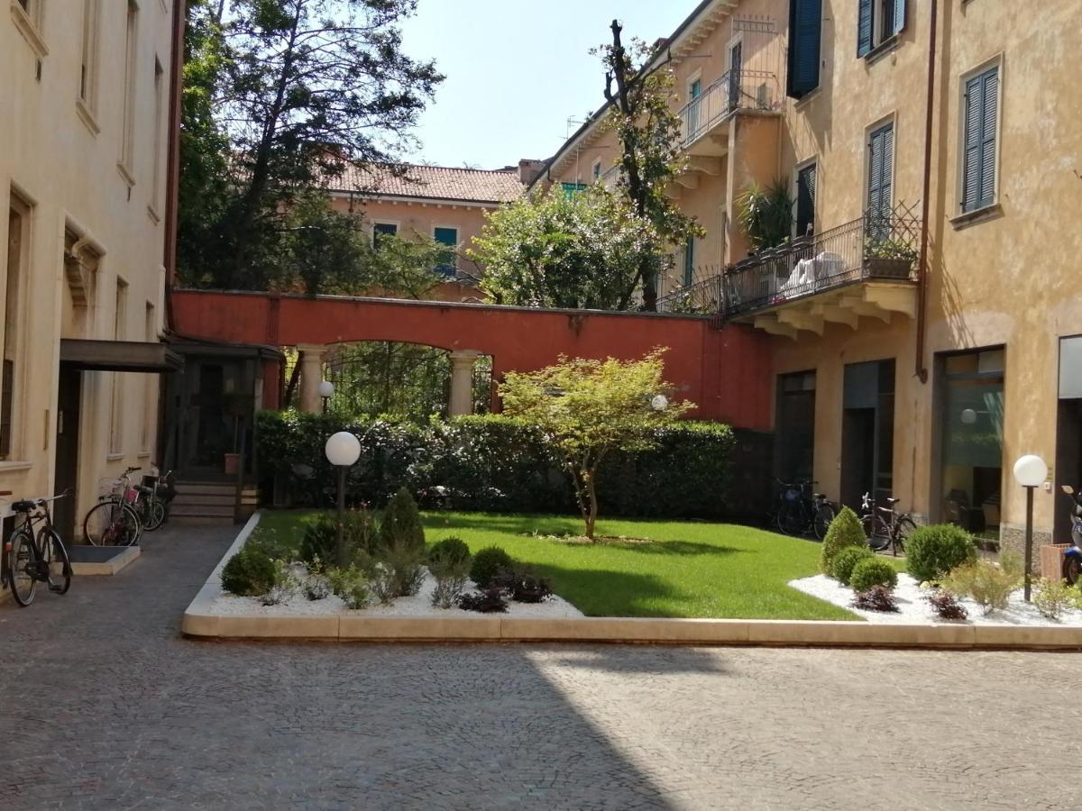 Castle View Lodge Intero Appartamento Verona Centro Storico Экстерьер фото