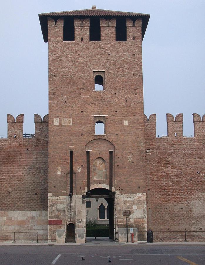 Castle View Lodge Intero Appartamento Verona Centro Storico Экстерьер фото